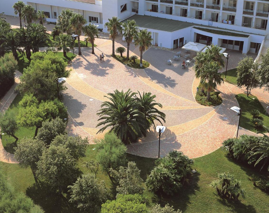Granserena Hotel Torre Canne Exteriör bild