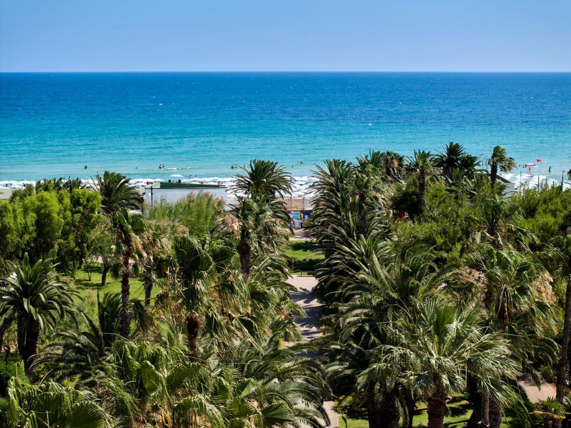 Granserena Hotel Torre Canne Exteriör bild